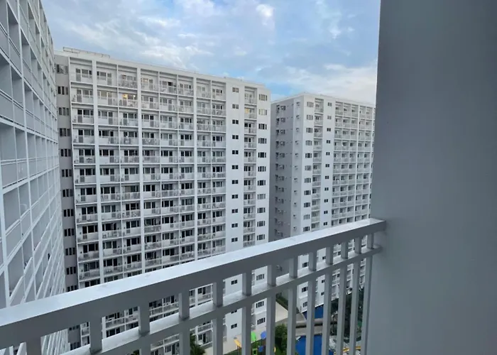 Aparthotel Point At Shore Residences Manila